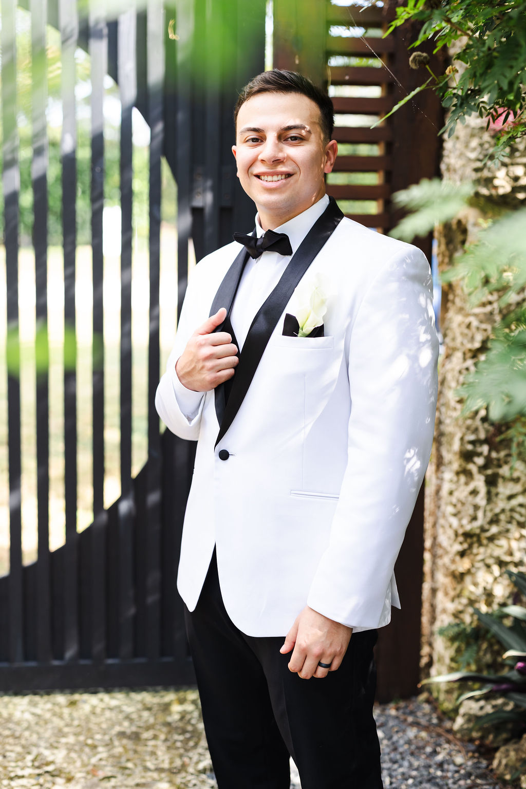 Pablo in his white dinner jacket on the wedding day